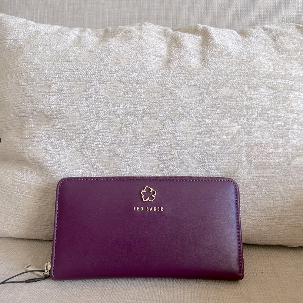 Ted Baker leather zipper wallet Burgundy